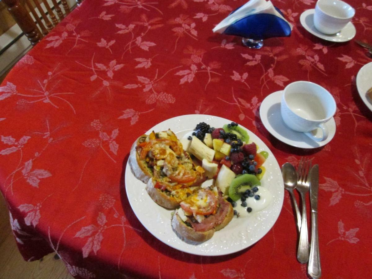 Gite La Maison Chez J.P. Bed And Breakfast Havre Aux Maisons Exterior photo